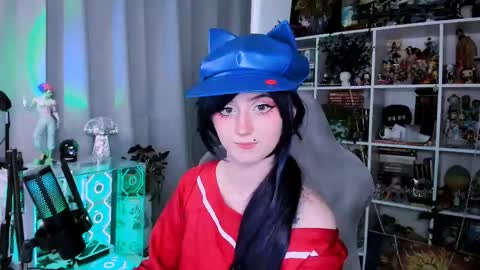 Snapshot of ohclementinee chatting on May 14, 10:11 am Clementine Clem online show from May 14, 10:11 am