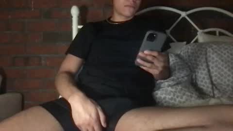 Snapshot of ohcute_d chatting on February 10, 2:08 am Miles Valentino online show from February 10, 2:08 am