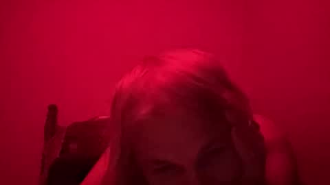 Snapshot of ohellesbells chatting on May 23, 9:24 am ohellesbells online show from May 23, 9:24 am
