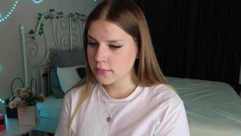 Caitlyn or Catie online show from October 6, 1:36 am