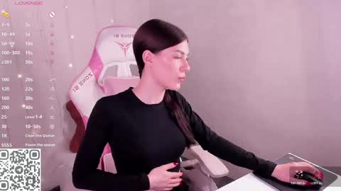 Snapshot of ohh_my_vens chatting on May 9, 12:05 am KAYA. online Tu We Th Fr Sa 0100AM - 0800AM Time zone of Germany Munich online show from May 9, 12:05 am