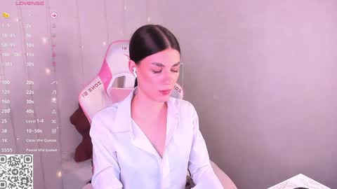 Snapshot of ohh_my_vens chatting on May 20, 12:17 am KAYA. online Tu We Th Fr Sa 0100AM - 0800AM Time zone of Germany Munich online show from May 20, 12:17 am