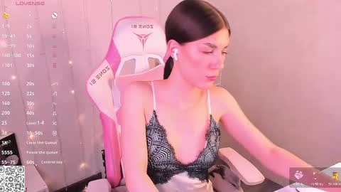 Snapshot of ohh_my_vens chatting on May 27, 1:57 am KAYA. online Tu We Th Fr Sa 0100AM - 0800AM Time zone of Germany Munich online show from May 27, 1:57 am