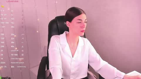 Snapshot of ohh_my_vens chatting on June 5, 11:54 pm KAYA. online Tu We Th Fr Sa 0100AM - 0800AM Time zone of Germany Munich online show from June 5, 11:54 pm