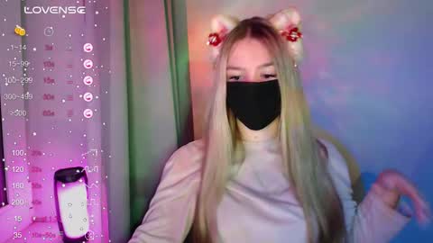 Snapshot of ohiko4545 chatting on November 8, 7:01 pm katarina online show from November 8, 7:01 pm