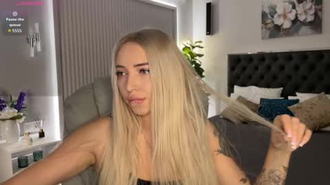 Emma online show from September 23, 2:14 am