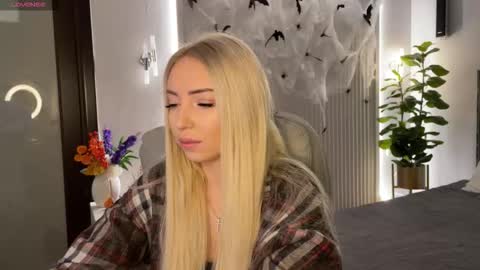 Emma online show from October 27, 1:09 am