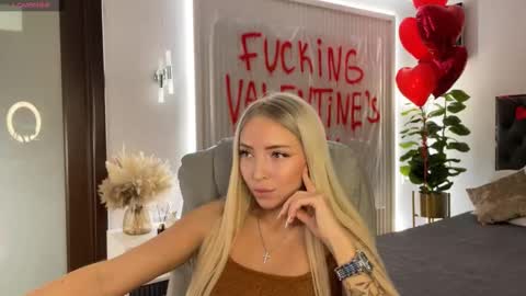 Emma online show from February 17, 1:13 am