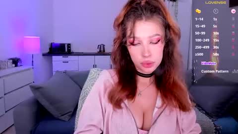 Snapshot of ohmymiami_ chatting on September 20, 6:20 pm Light  online show from September 20, 6:20 pm