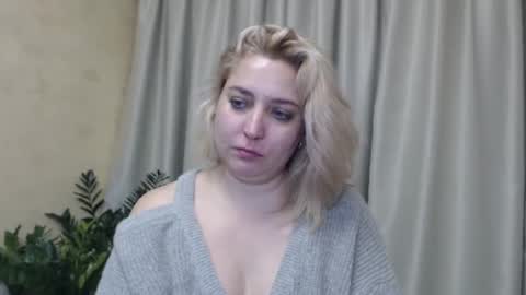 Snapshot of ohsweetiren chatting on December 17, 12:11 pm Iren online show from December 17, 12:11 pm