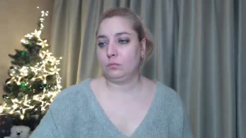 Snapshot of ohsweetiren chatting on December 28, 7:11 am Iren online show from December 28, 7:11 am