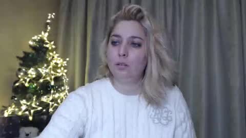 Snapshot of ohsweetiren chatting on December 31, 9:53 am Iren online show from December 31, 9:53 am