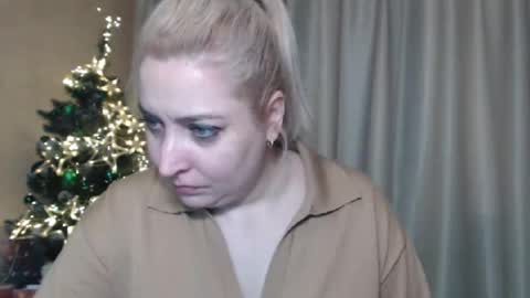 Snapshot of ohsweetiren chatting on January 9, 7:10 am Iren online show from January 9, 7:10 am