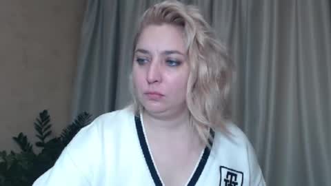 Snapshot of ohsweetiren chatting on January 10, 7:14 am Iren online show from January 10, 7:14 am