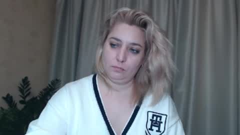 Snapshot of ohsweetiren chatting on January 12, 10:12 am Iren online show from January 12, 10:12 am