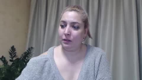 Snapshot of ohsweetiren chatting on January 21, 7:04 am Iren online show from January 21, 7:04 am