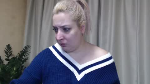 Snapshot of ohsweetiren chatting on January 23, 7:32 am Iren online show from January 23, 7:32 am