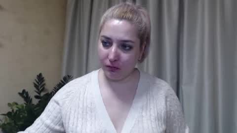 Snapshot of ohsweetiren chatting on January 25, 7:28 am Iren online show from January 25, 7:28 am