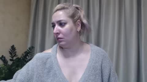 Snapshot of ohsweetiren chatting on January 28, 7:00 am Iren online show from January 28, 7:00 am