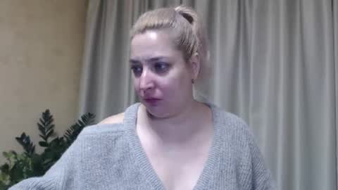 Snapshot of ohsweetiren chatting on January 31, 3:52 am Iren online show from January 31, 3:52 am