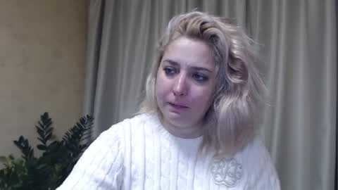 Snapshot of ohsweetiren chatting on February 7, 7:07 am Iren online show from February 7, 7:07 am