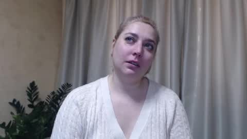 Snapshot of ohsweetiren chatting on February 12, 7:13 am Iren online show from February 12, 7:13 am