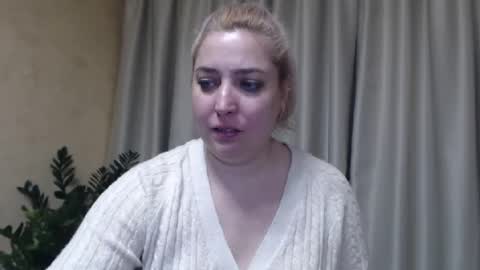 Snapshot of ohsweetiren chatting on February 12, 10:14 am Iren online show from February 12, 10:14 am