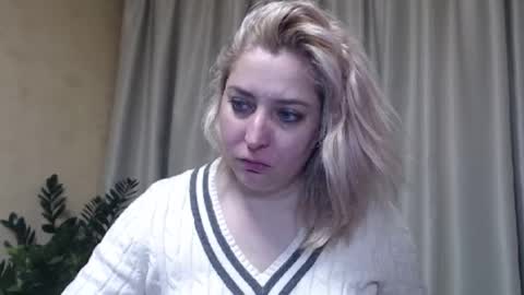 Snapshot of ohsweetiren chatting on February 14, 7:07 am Iren online show from February 14, 7:07 am