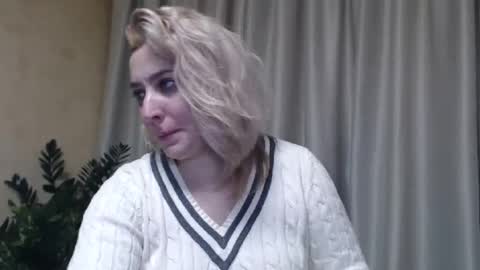 Snapshot of ohsweetiren chatting on February 14, 10:17 am Iren online show from February 14, 10:17 am