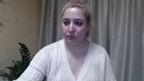 Snapshot of ohsweetiren chatting on February 26, 10:26 am Iren online show from February 26, 10:26 am