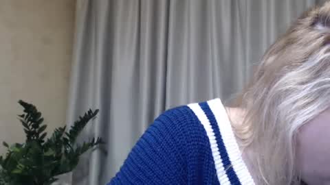 Snapshot of ohsweetiren chatting on February 27, 10:04 am Iren online show from February 27, 10:04 am