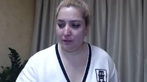 Snapshot of ohsweetiren chatting on March 4, 7:08 am Iren online show from March 4, 7:08 am