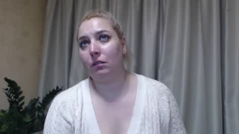 Snapshot of ohsweetiren chatting on March 7, 10:13 am Iren online show from March 7, 10:13 am