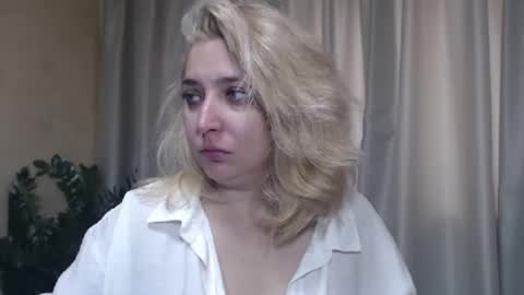 Snapshot of ohsweetiren chatting on September 27, 6:51 am Iren online show from September 27, 6:51 am