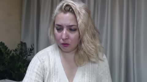 Snapshot of ohsweetiren chatting on October 2, 6:31 am Iren online show from October 2, 6:31 am