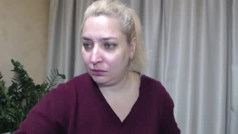 Snapshot of ohsweetiren chatting on October 17, 6:38 am Iren online show from October 17, 6:38 am