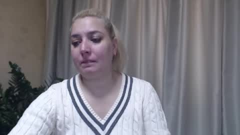 Snapshot of ohsweetiren chatting on October 26, 6:52 am Iren online show from October 26, 6:52 am