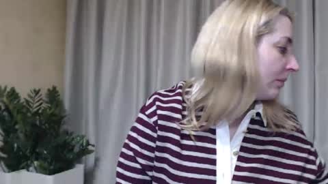 Mari online show from March 12, 10:49 pm