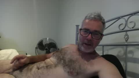 oiledcouple1 online show from November 16, 3:34 am