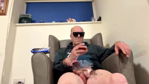 Snapshot of oiljames167 chatting on September 14, 7:35 pm oiljames167 online show from September 14, 7:35 pm