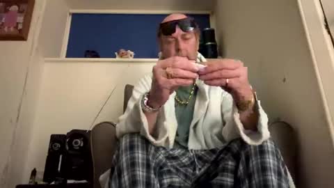 Snapshot of oiljames167 chatting on November 2, 2:36 am oiljames167 online show from November 2, 2:36 am