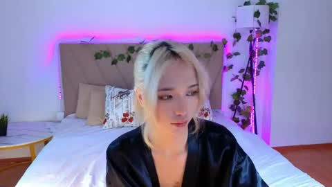 Snapshot of okerriella chatting on June 12, 10:47 am Ami online show from June 12, 10:47 am