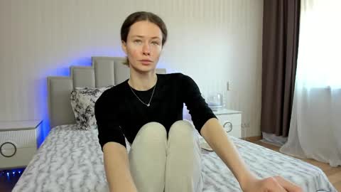 Snapshot of oksanafedorova chatting on February 9, 9:05 am Welcome to my fans page online show from February 9, 9:05 am