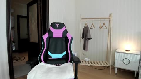 Snapshot of oksanafedorova chatting on March 3, 9:44 am Welcome to my fans page online show from March 3, 9:44 am