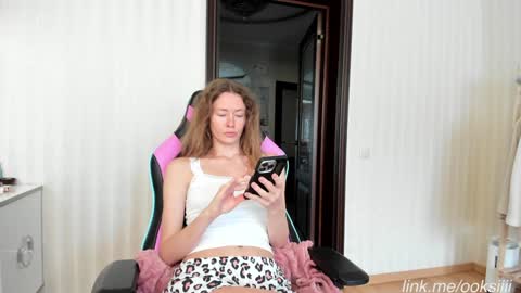 Snapshot of oksanafedorova chatting on September 19, 12:28 pm Welcome to my fans page online show from September 19, 12:28 pm