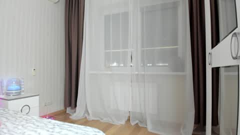 Snapshot of oksanafedorova chatting on September 30, 6:24 pm Welcome to my fans page online show from September 30, 6:24 pm