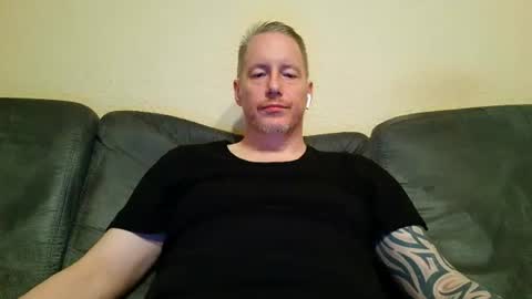 olavdelux online show from October 8, 8:39 pm