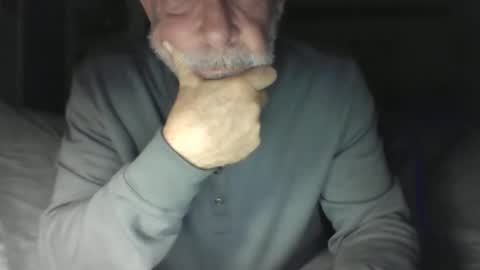 Snapshot of old_bald63 chatting on December 27, 9:17 am old_bald63 online show from December 27, 9:17 am