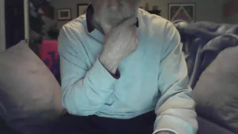 Snapshot of old_bald63 chatting on February 17, 9:39 am old_bald63 online show from February 17, 9:39 am