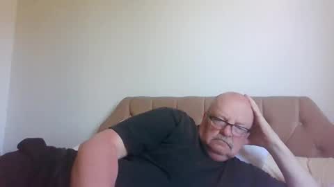 Snapshot of old_fkrr_ chatting on May 24, 9:03 am old_fkrr_ online show from May 24, 9:03 am